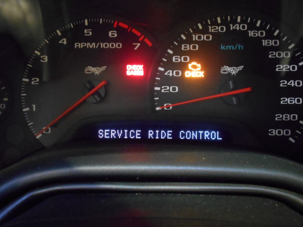 コルベットC5 ライドコントロールチェックランプ点灯 エイブルカー 新潟市中央区の自動車修理工場